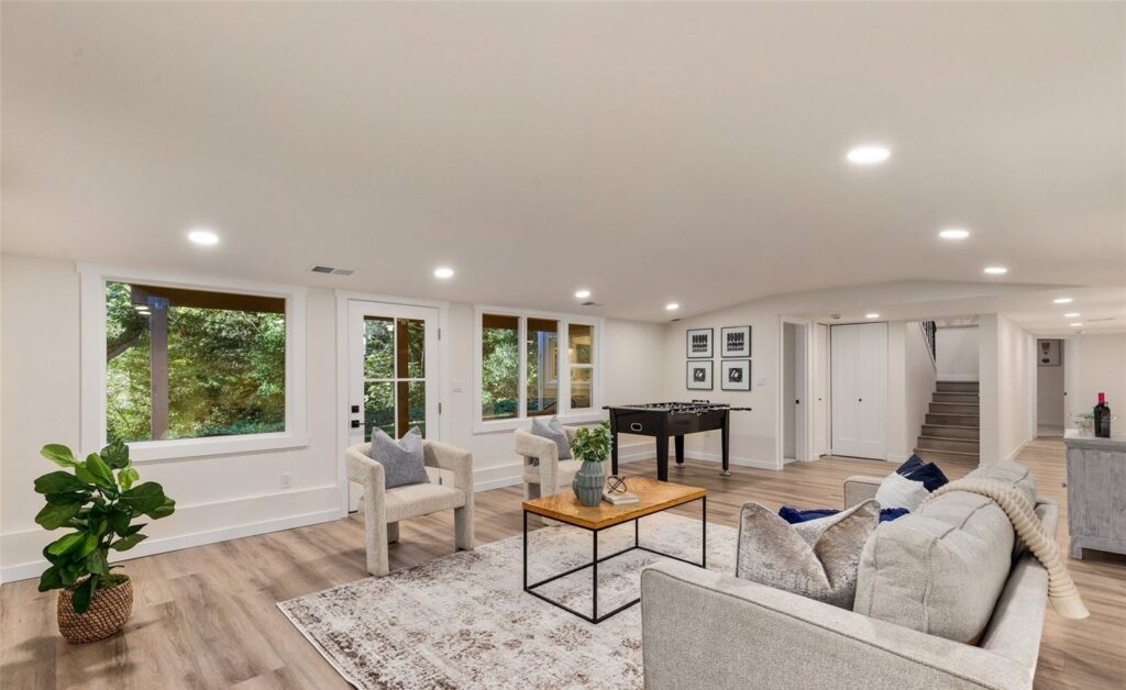 Home staged by IntExt Staging in Normandy Park, photo 18