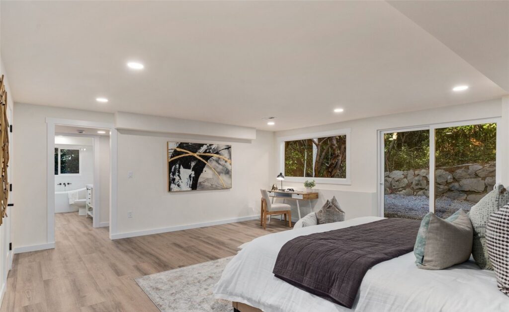 Home staged by IntExt Staging in Normandy Park, photo 24