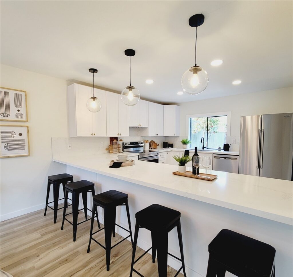 Home staged by IntExt Staging in Redmond, photo 08