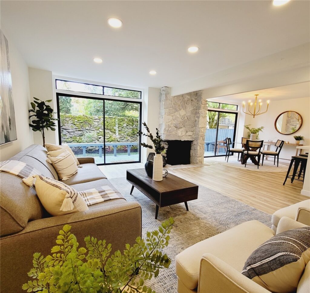 Home staged by IntExt Staging in Redmond, photo 14