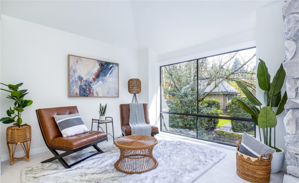 Home staged by IntExt Staging in Redmond, photo 18